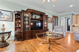 319 W 10th St, Houston, TX 77008 - Photo 11