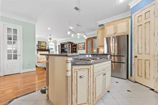 319 W 10th St, Houston, TX 77008 - Photo 13