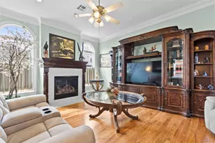 319 W 10th St, Houston, TX 77008 - Photo 17