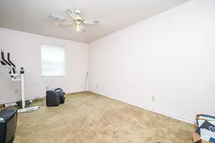 5942 Pershing St, Houston, TX 77033 - Photo 15
