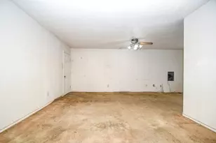 5942 Pershing St, Houston, TX 77033 - Photo 7