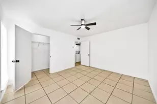 10211 Sugar Branch Dr, Houston, TX 77036 - Photo 23