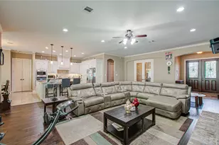 314 Martin L King Street S, Ames, TX 77575 - Photo 3