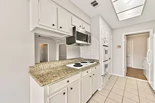 13511 Brook Hollow Dr, Sugar Land, TX 77498 - Photo 9
