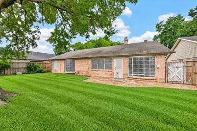 13511 Brook Hollow Drive, Sugar Land, TX 77498 - Photo 31
