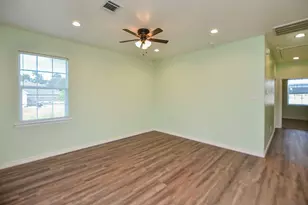 239 Broadhurst Dr, Houston, TX 77047 - Photo 7