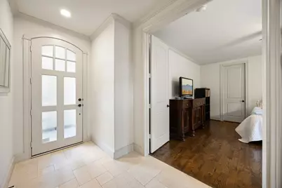 310 W Bell Street, Houston, TX 77019 - Photo 7