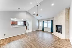 6034 Cartagena St, Houston, TX 77035 - Photo 9
