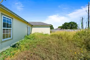 1937 Modesto St, Corpus Christi, TX 78417 - Photo 25