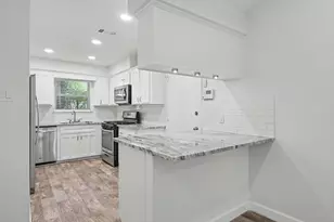 14 Summer Crest Cir, The Woodlands, TX 77381 - Photo 11