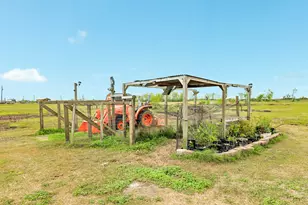 1886 County Rd 212, Angleton, TX 77515 - Photo 31