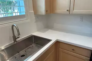 6835 Staffordshire St, Houston, TX 77030 - Photo 9