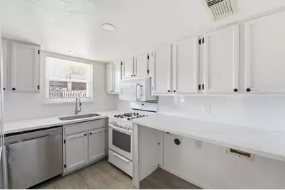 1512 S 8th Street, La Porte, TX 77571 - Photo 13