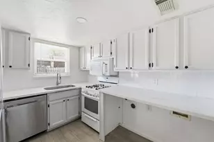 1512 S 8th St, La Porte, TX 77571 - Photo 13