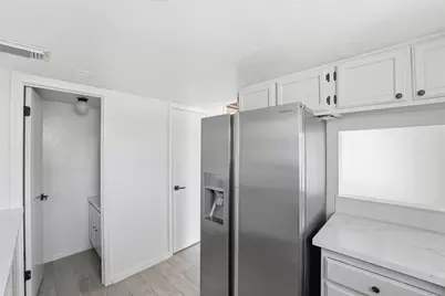 1512 S 8th Street, La Porte, TX 77571 - Photo 17