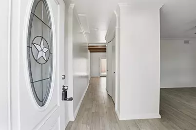 1512 S 8th Street, La Porte, TX 77571 - Photo 3