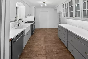 9023 Springview Ln, Houston, TX 77080 - Photo 11