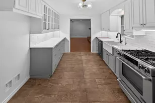 9023 Springview Ln, Houston, TX 77080 - Photo 13