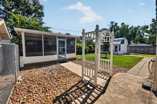 9023 Springview Ln, Houston, TX 77080 - Photo 31