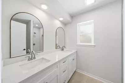 13703 Fernhill Drive, Sugar Land, TX 77498 - Photo 17