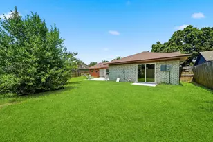 13703 Fernhill Dr, Sugar Land, TX 77498 - Photo 3
