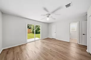 13703 Fernhill Dr, Sugar Land, TX 77498 - Photo 15