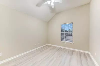 1107 Sunset Lakes Drive, Pearland, TX 77581 - Photo 23