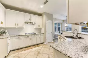 1107 Sunset Lakes Dr, Pearland, TX 77581 - Photo 13