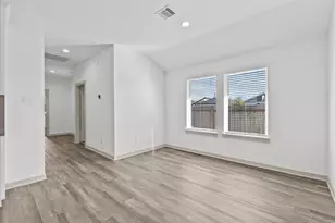 12820 Harlesden Ln, Houston, TX 77047 - Photo 7