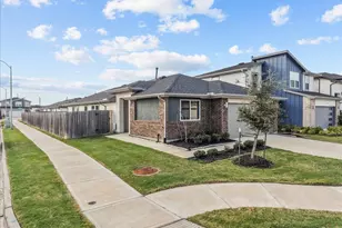 12820 Harlesden Ln, Houston, TX 77047 - Photo 1