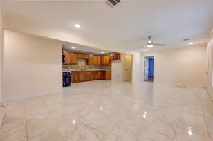 16452 Edgefield Ln, Conroe, TX 77302 - Photo 3