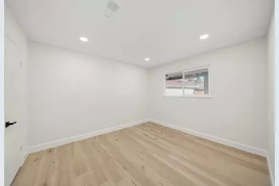 10622 Bordley Drive, Houston, TX 77042 - Photo 23