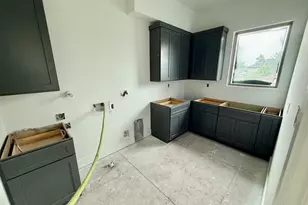 920 E 25th St, Houston, TX 77009 - Photo 17
