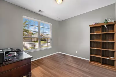 1302 S Maple Drive, Katy, TX 77493 - Photo 3