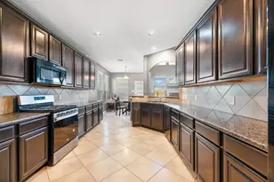 1302 S Maple Dr, Katy, TX 77493 - Photo 11