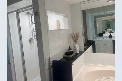 7347 Regency Square Court #7347, Houston, TX 77036 - Photo 5