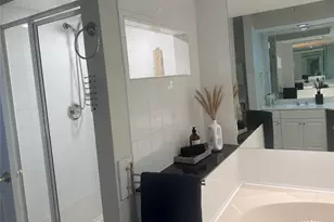 7347 Regency Square Ct, Houston, TX 77036 - Photo 5