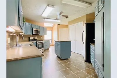 2001 Highland Hills Drive, Sugar Land, TX 77478 - Photo 9