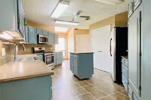 2001 Highland Hills Dr, Sugar Land, TX 77478 - Photo 9