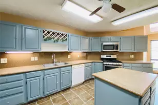 2001 Highland Hills Dr, Sugar Land, TX 77478 - Photo 13