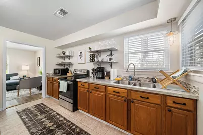 3330 Avenue O 1/2, Galveston, TX 77550 - Photo 7