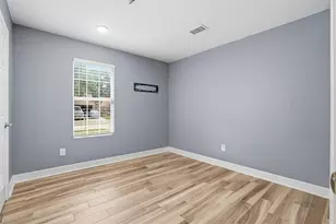 8131 Warren Rd, Houston, TX 77040 - Photo 11