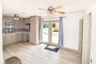3811 Cedar St, Damon, TX 77430 - Photo 11