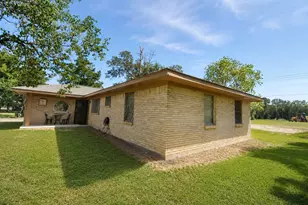 3811 Cedar St, Damon, TX 77430 - Photo 7