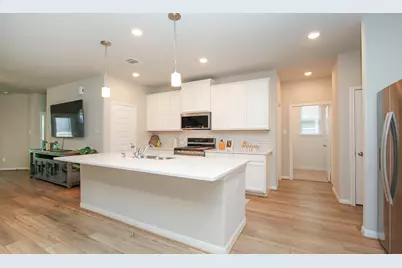 108 Clay Creek Lane, Conroe, TX 77316 - Photo 9