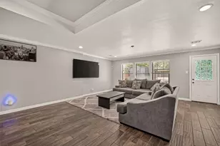 810 Creager St, Houston, TX 77034 - Photo 9