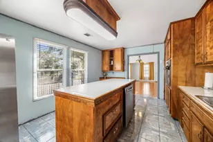 222 E James St, Baytown, TX 77520 - Photo 21