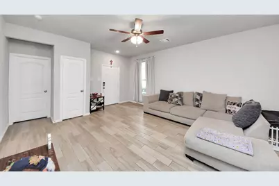 24718 Russet Bluff Trail, Houston, TX 77336 - Photo 5