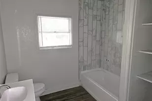 806 17th Ave N, Texas City, TX 77590 - Photo 9