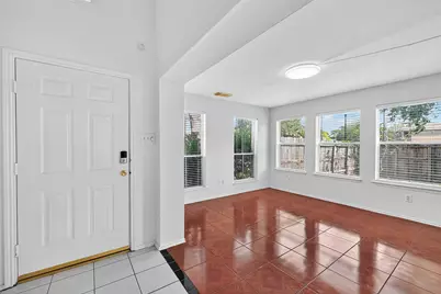 8366 Golf Green Circle, Houston, TX 77036 - Photo 5
